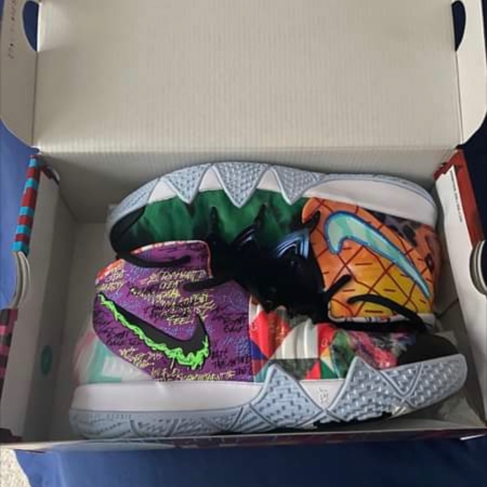 Nike Kyrie S2 “what the Kyrie” men’s 7.5 brand new